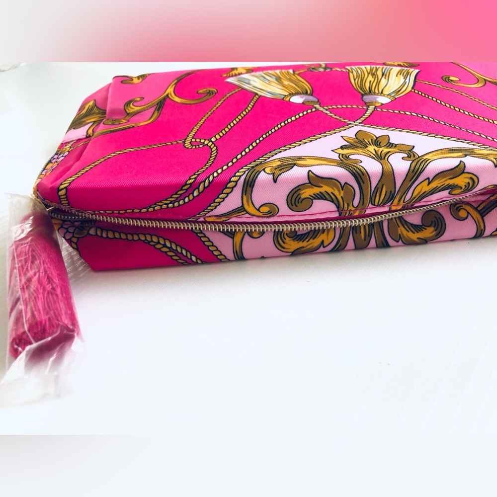 Estee Lauder Pink with rope and tassel design 10 x 2 x 5 zip top cosmetic bag - Picture 2 of 14
